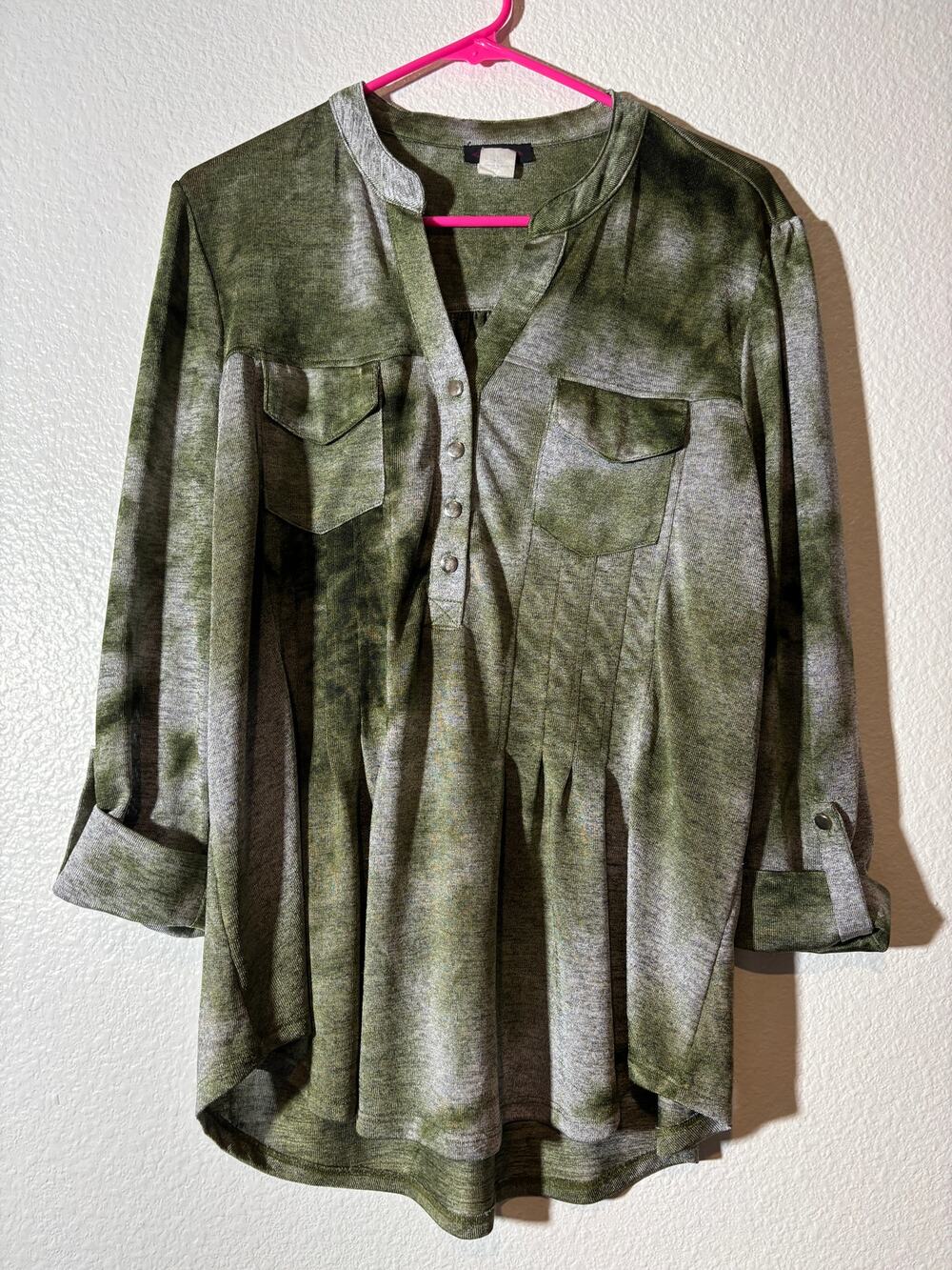 Cocomo Size L Green Tie Dye Popover Roll-Tab Sleeves Split Neck Flap Pockets Top
